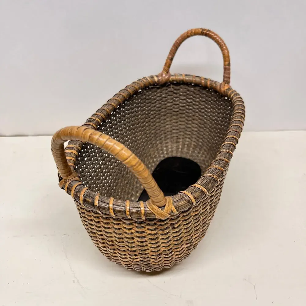 Oval Hand Woven Nantucket Basket Wooden Base